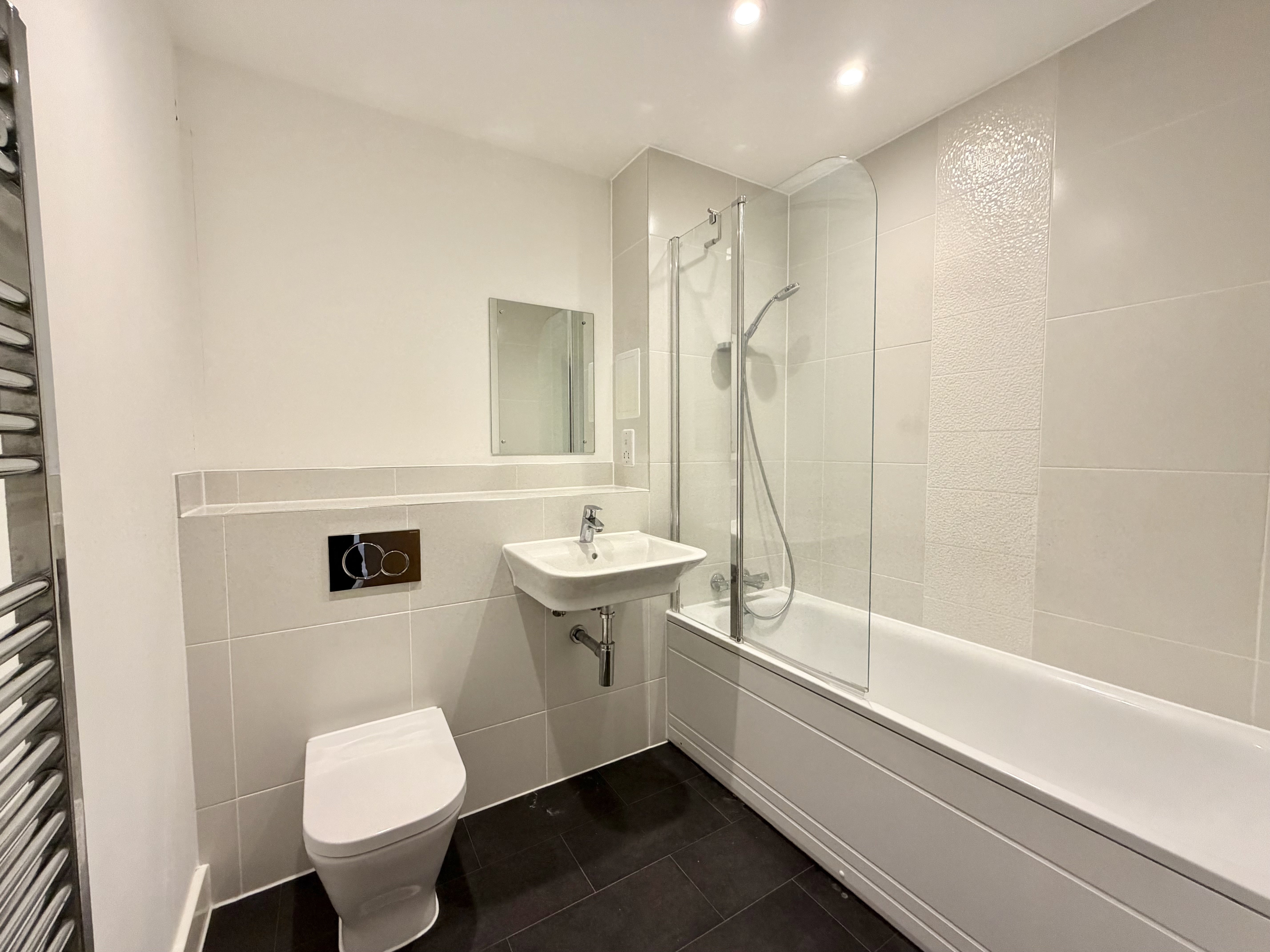 Flat Holmbush Mews in Horsham