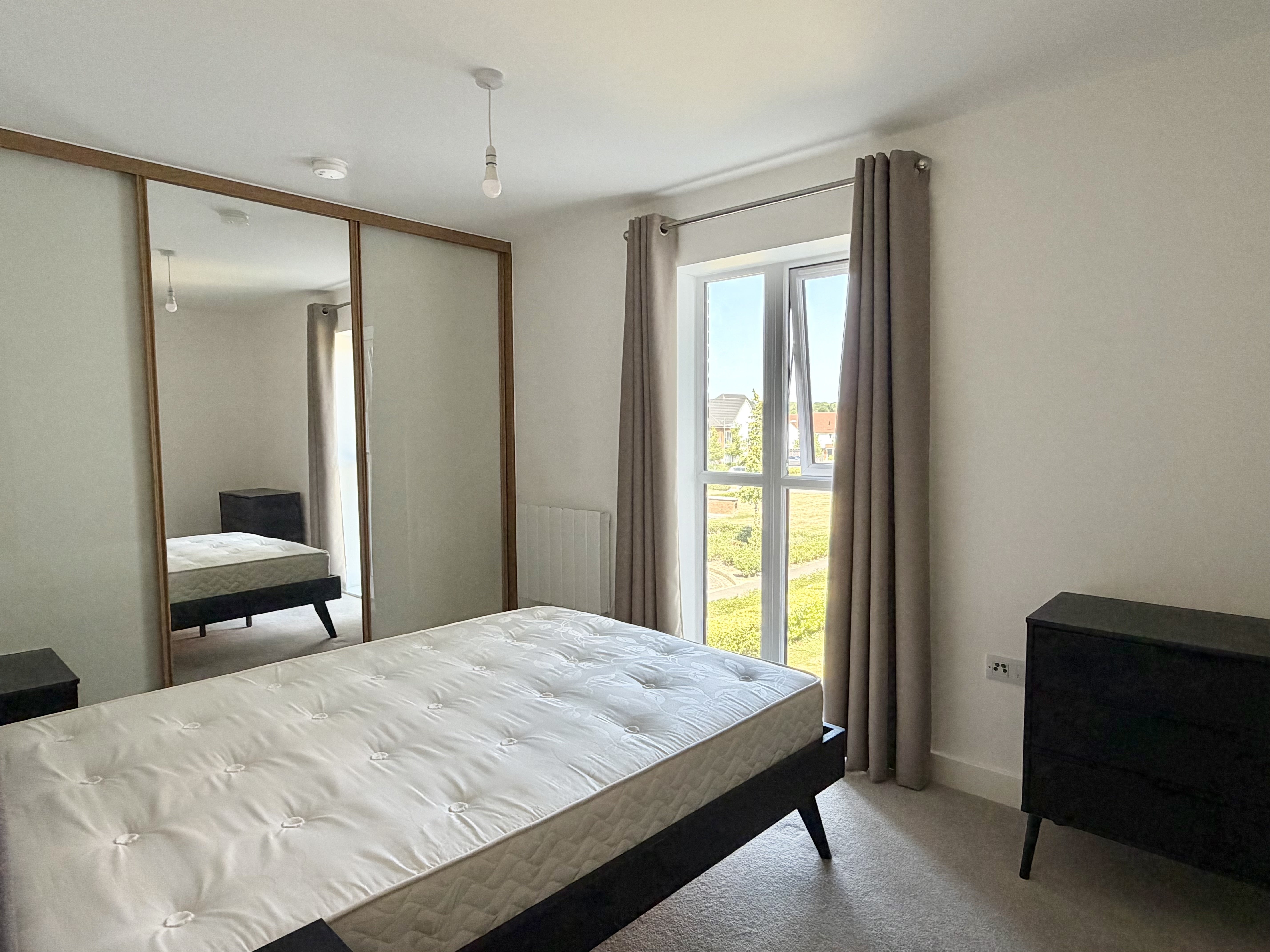 Flat Holmbush Mews in Horsham