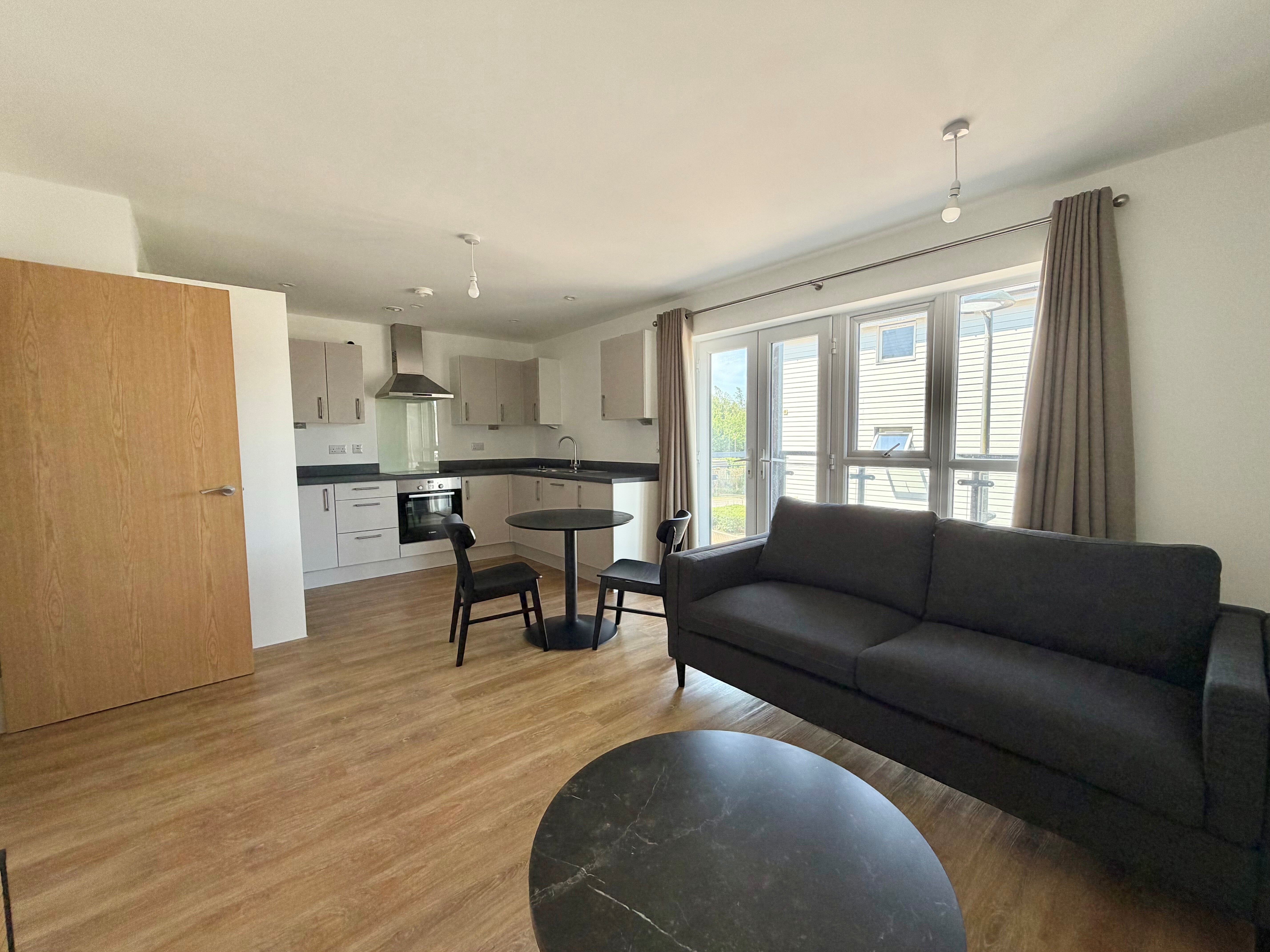 Flat Holmbush Mews in Horsham
