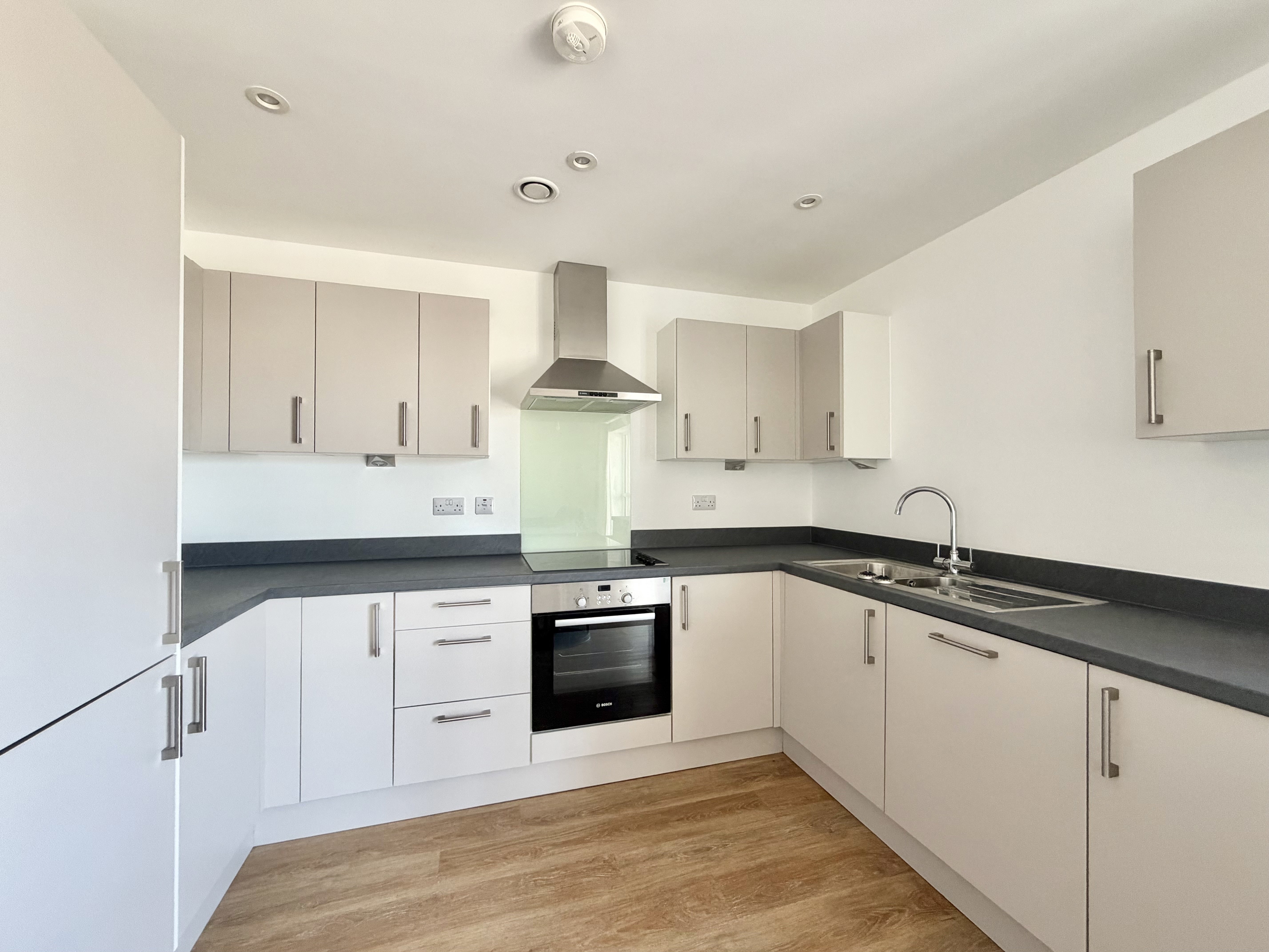 Flat Holmbush Mews in Horsham