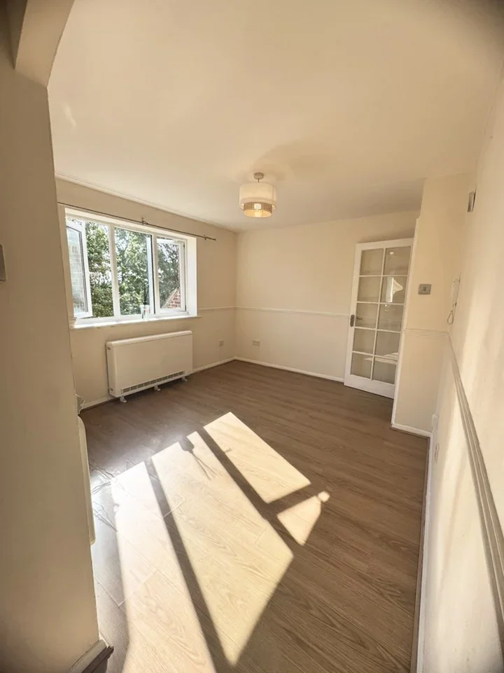 Flat Bonchurch Court in Purfleet-on-Thames