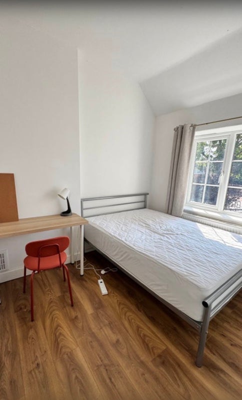 Room The Curve in Greater London