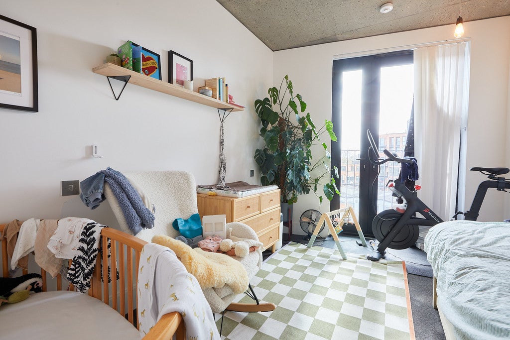 Flat Mentmore Terrace in Greater London