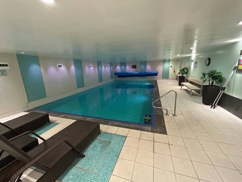 Room South Quay Square in Greater London