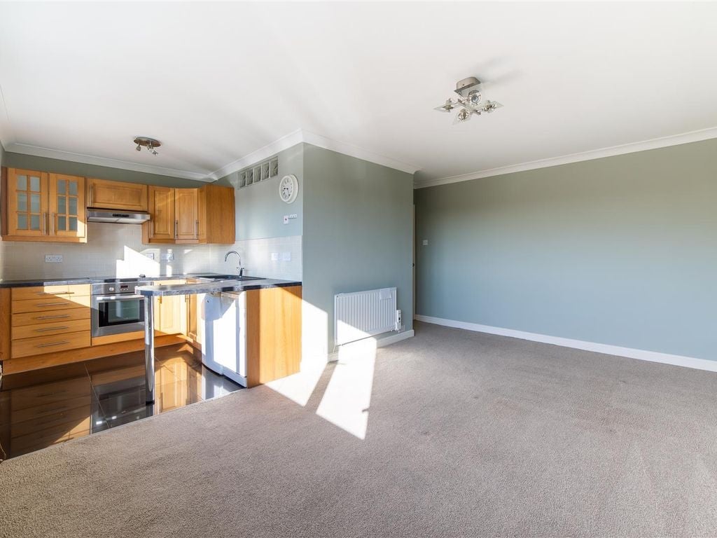 Flat Ingram Avenue in Newcastle upon Tyne