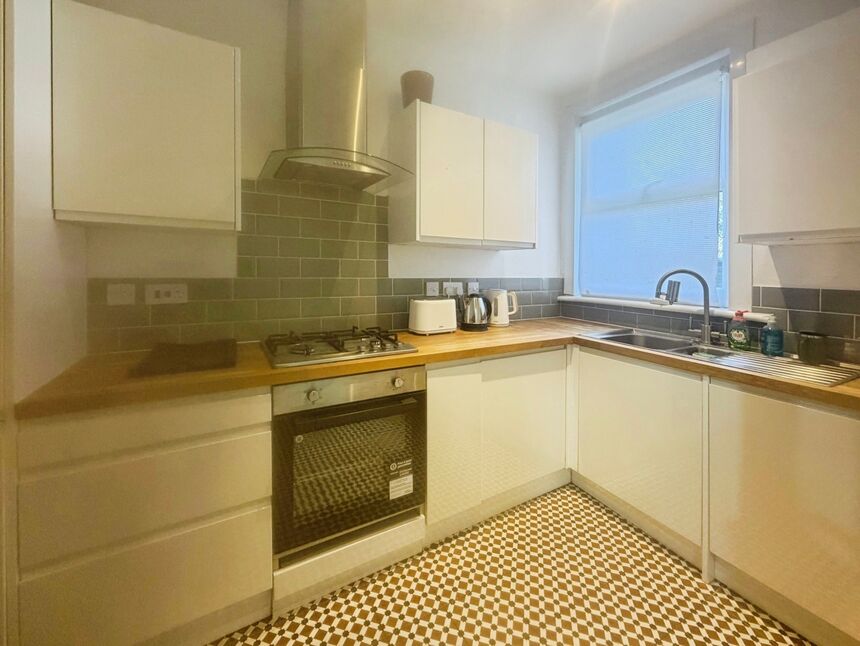 Flat Morley Road in Greater London