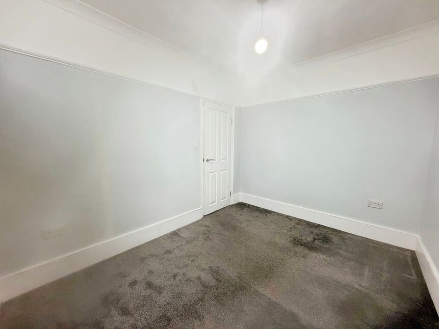 Flat Morley Road in Greater London