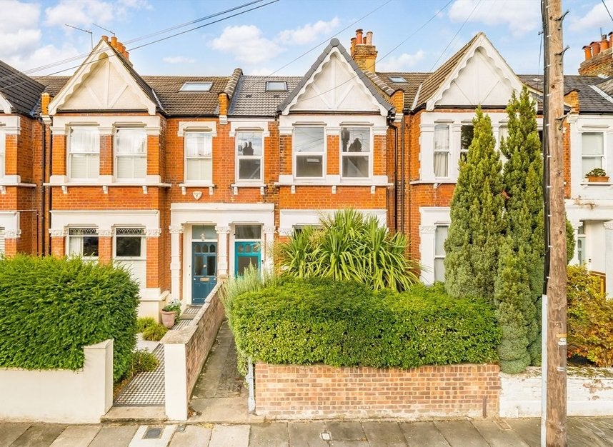 Flat Maldon Road in Greater London
