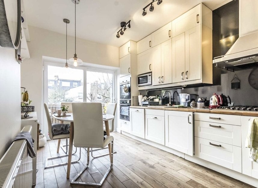Flat Maldon Road in Greater London