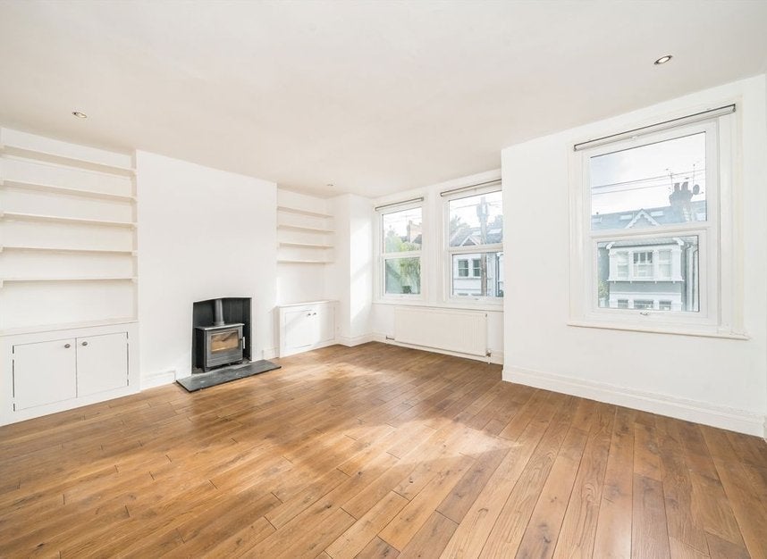 Flat Maldon Road in Greater London