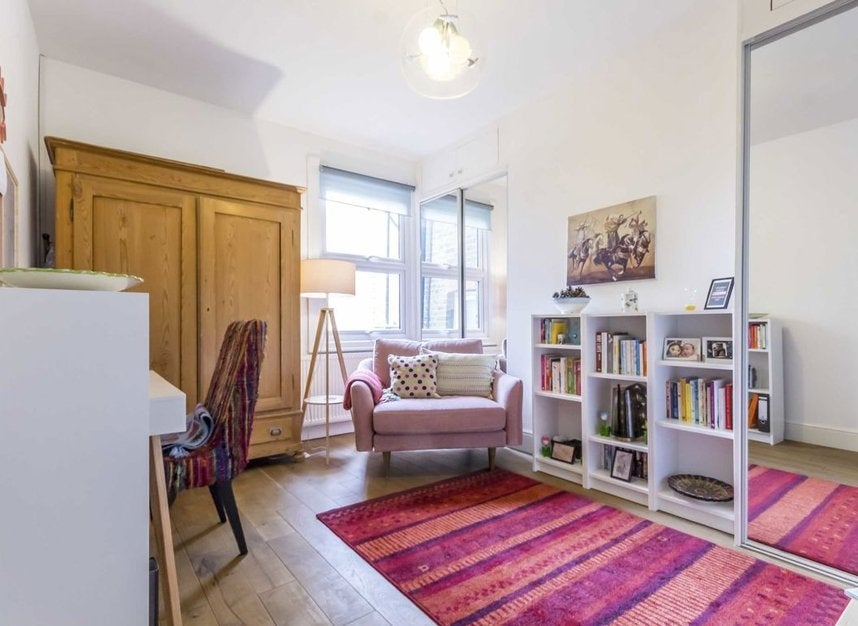 Flat Maldon Road in Greater London