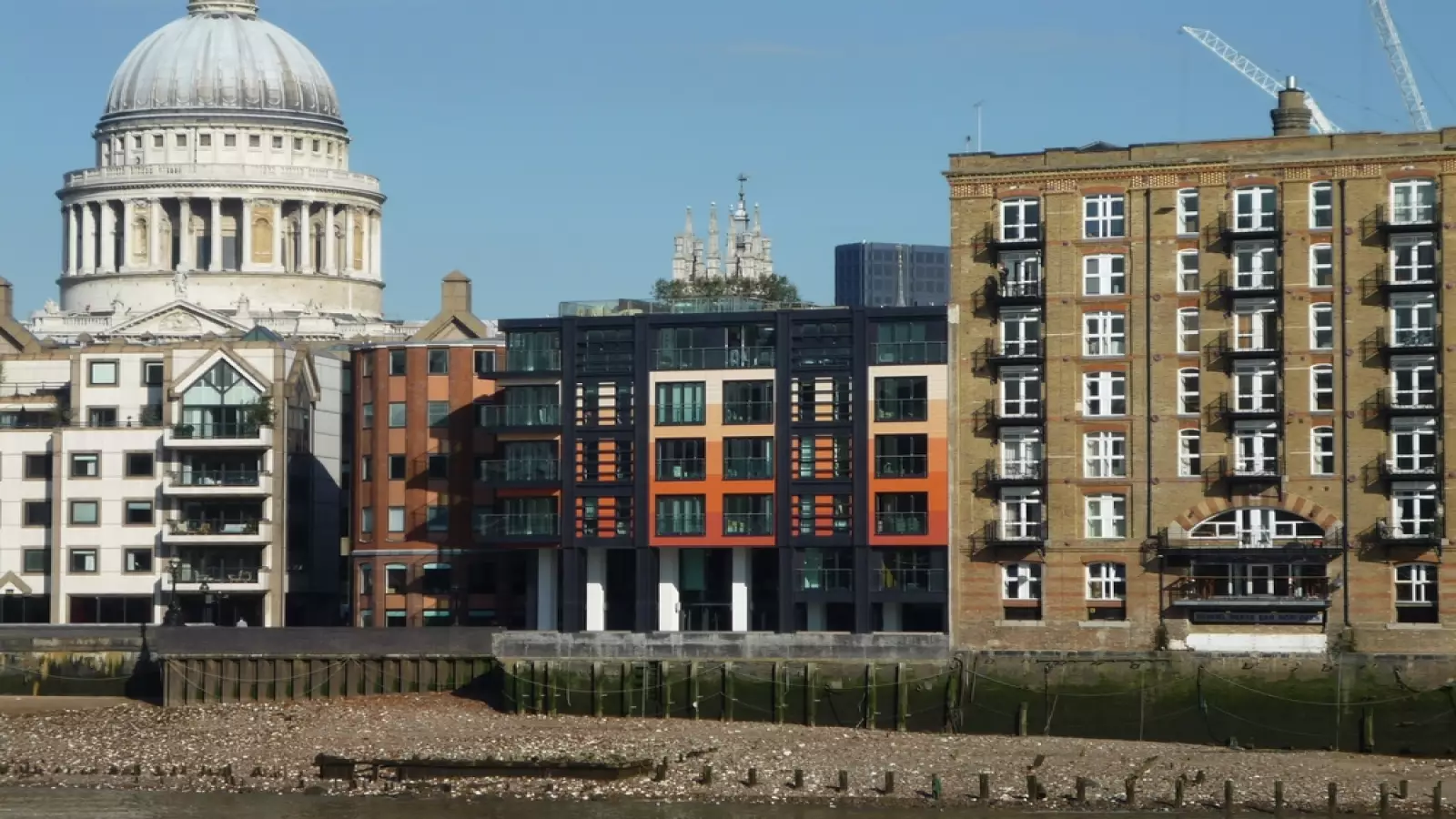 Flat High Timber Street in City of London