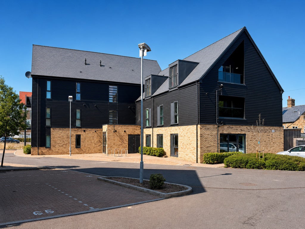 Flat Drovers Place in Huntingdonshire