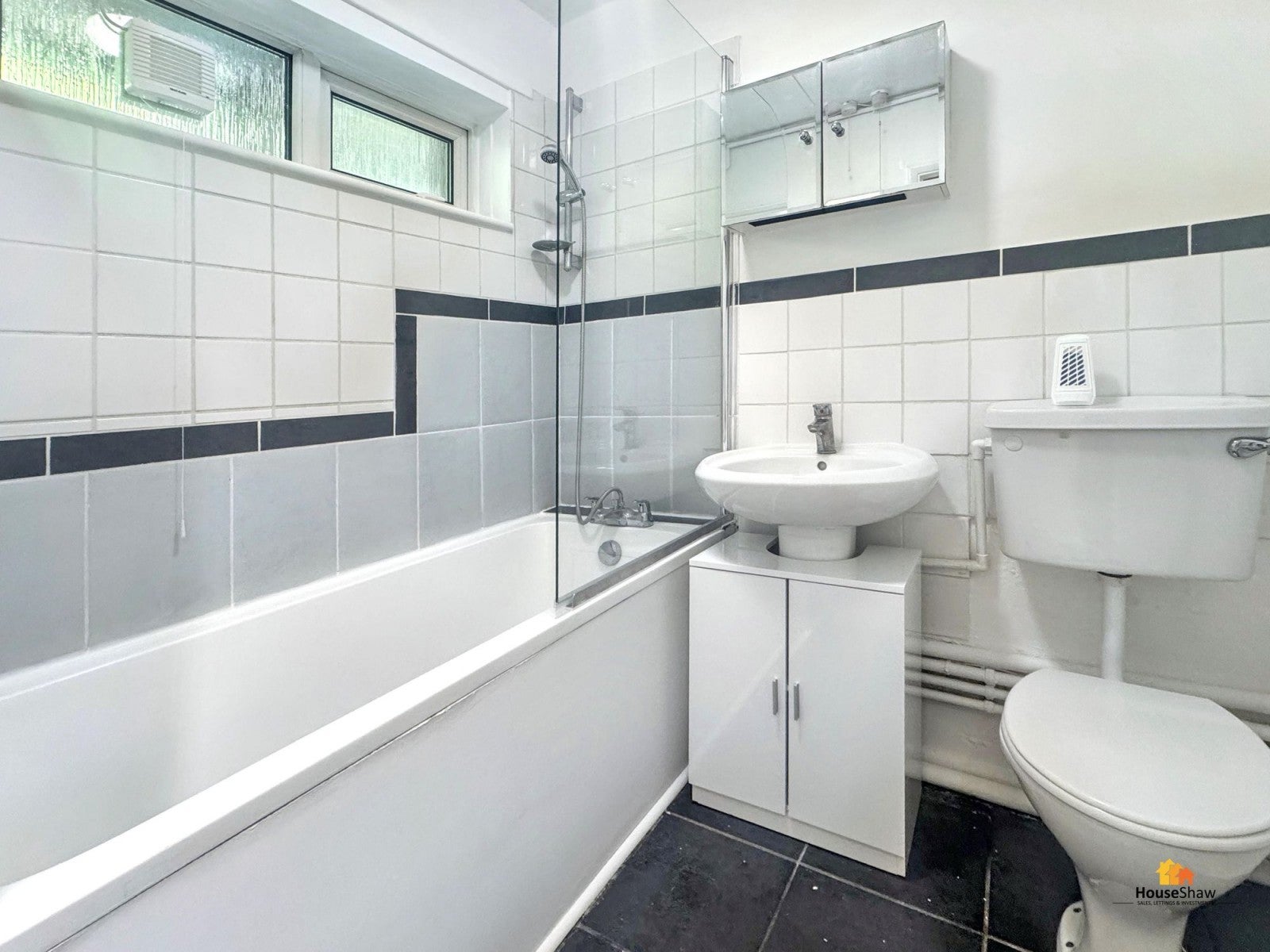Flat Cheviot Close in High Wycombe