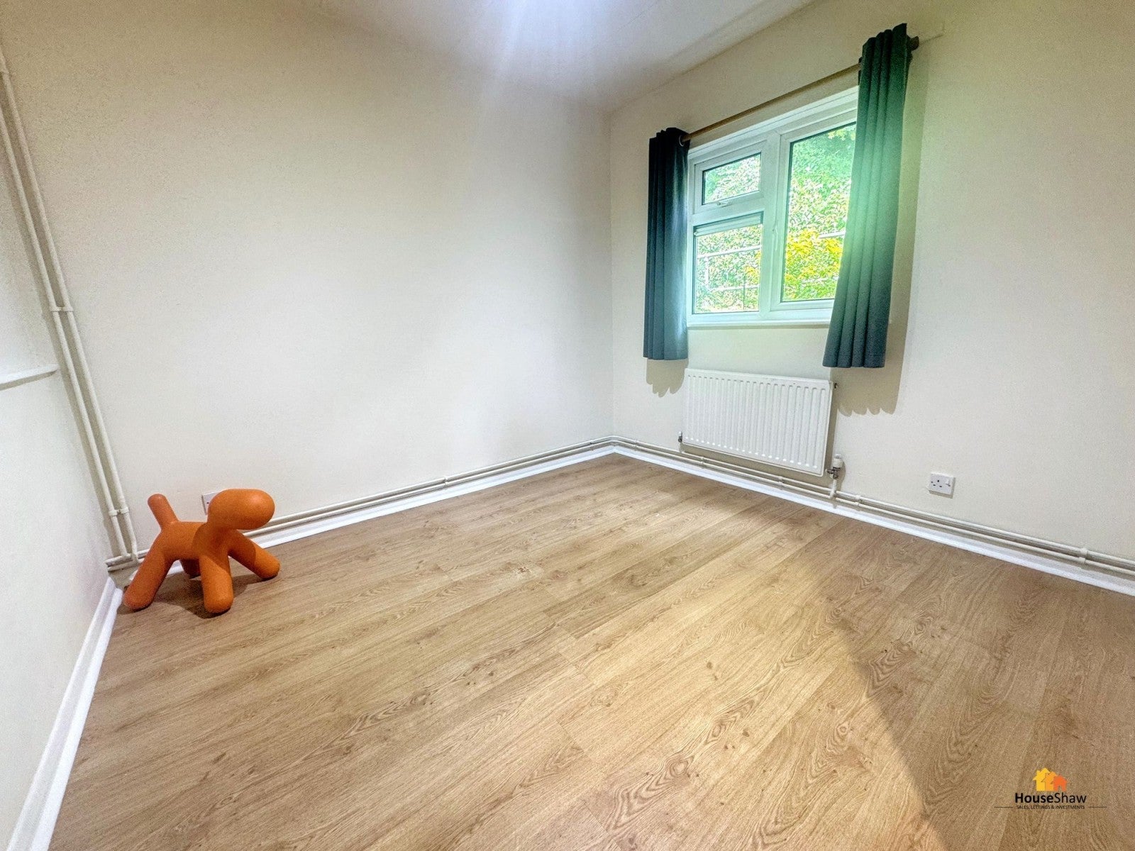 Flat Cheviot Close in High Wycombe