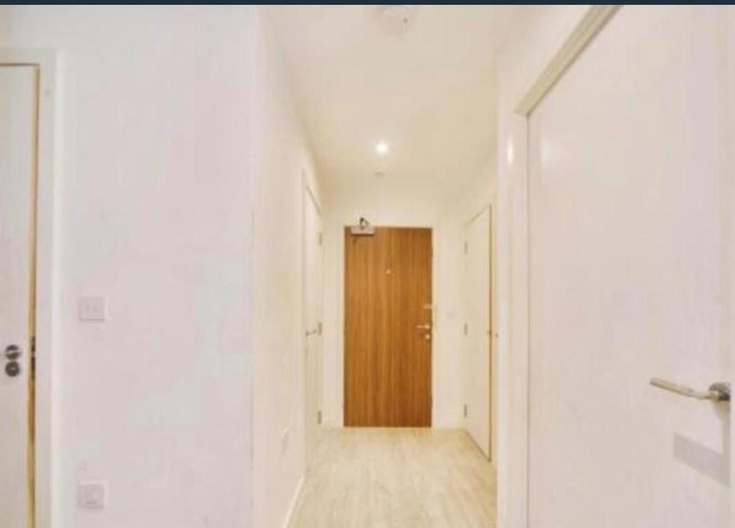 Room Ironworks Way in Greater London