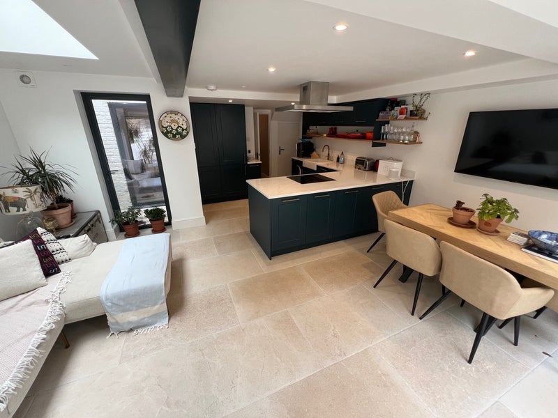 Room Ilminster Gardens in Greater London