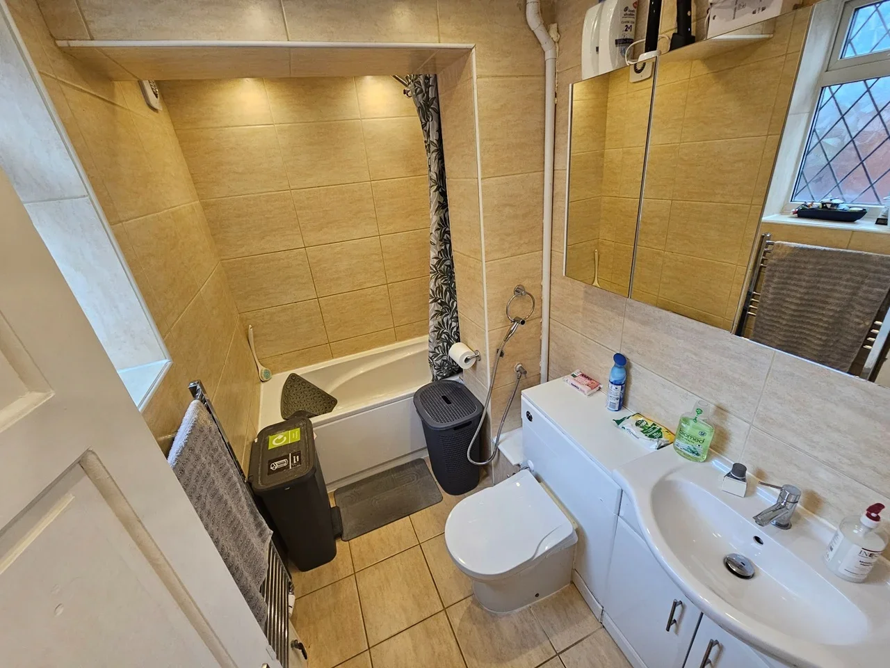 Room Rowelfield in Luton