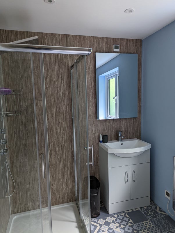 Room Kingswood Close in Crawley