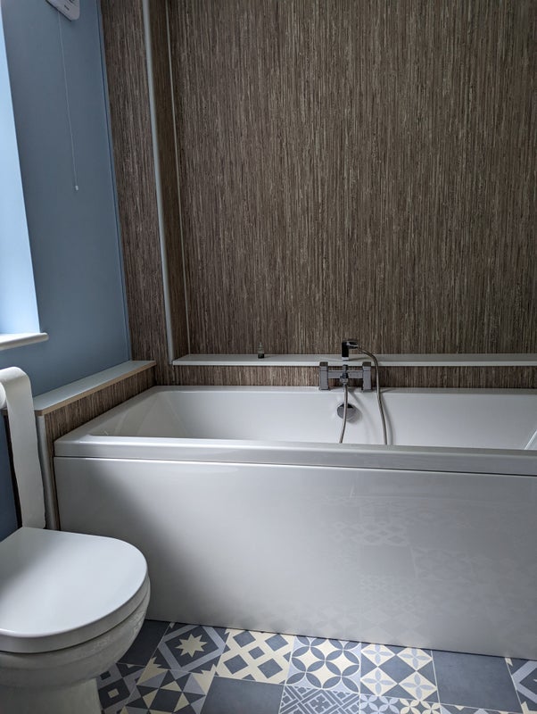 Room Kingswood Close in Crawley
