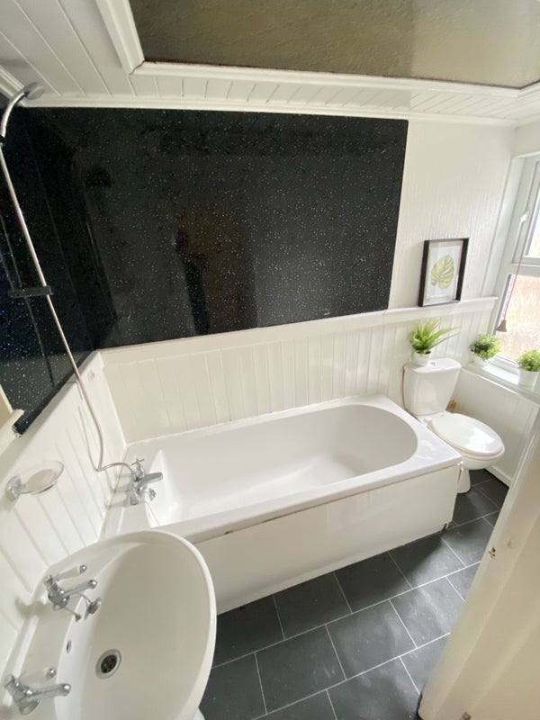 Room Sunbury Road in Liverpool