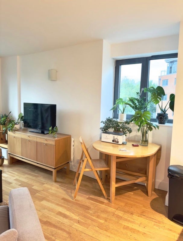 Room Chapter Way in Greater London