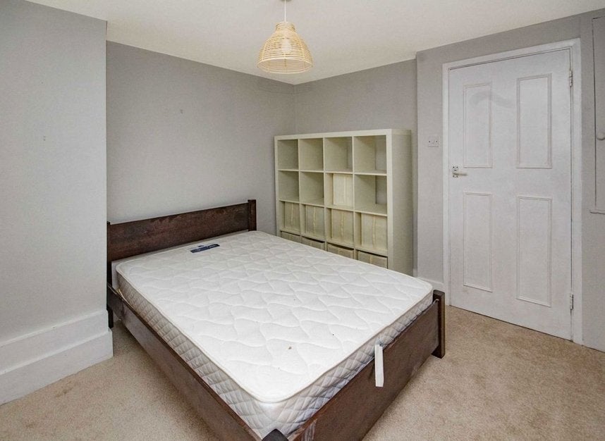 Flat Landor Road in Greater London
