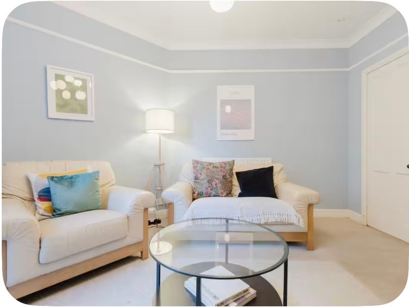 Flat Atkins Road in Greater London