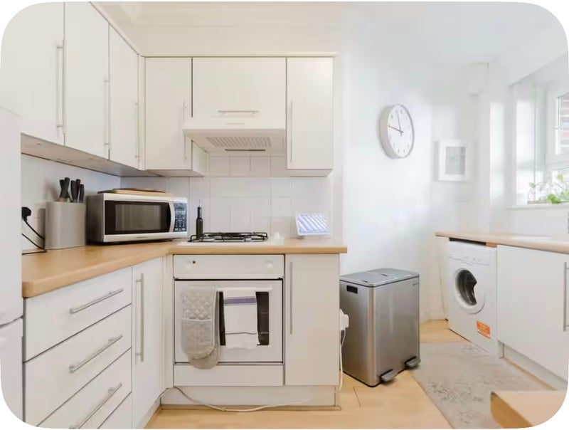 Flat Atkins Road in Greater London