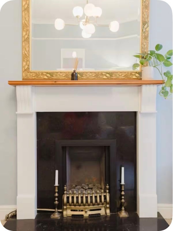 Flat Atkins Road in Greater London