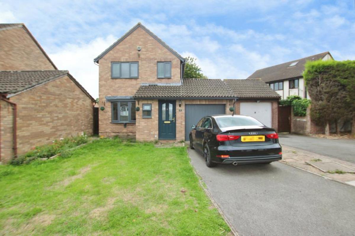 House Apseleys Mead in Bradley Stoke