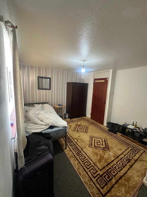 Room Smith Street in Preston