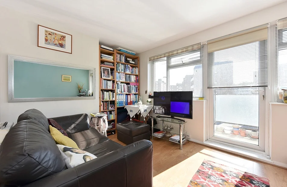 Flat Sulivan Court in Greater London