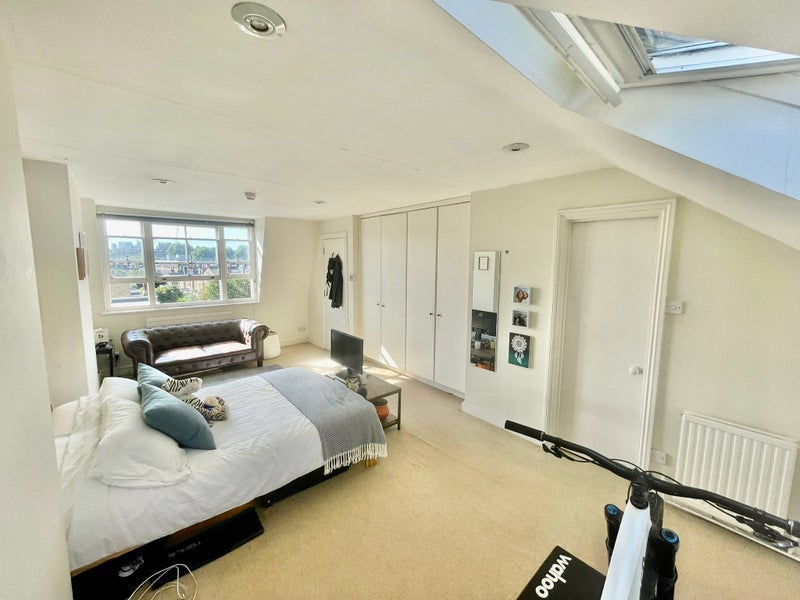 Room New King's Road in Greater London
