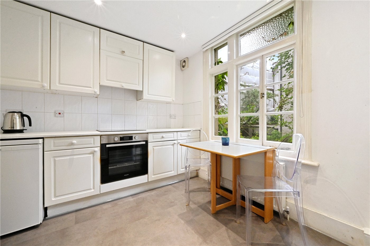 Flat Kensington Gardens Square in City of Westminster