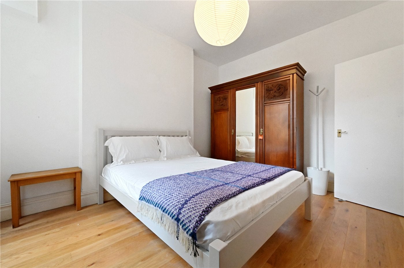 Flat Kensington Gardens Square in City of Westminster