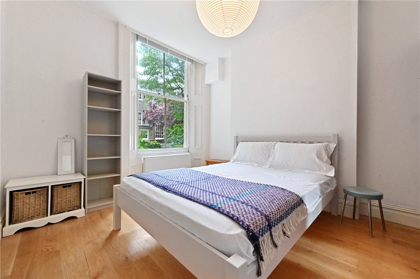 Flat Kensington Gardens Square in City of Westminster