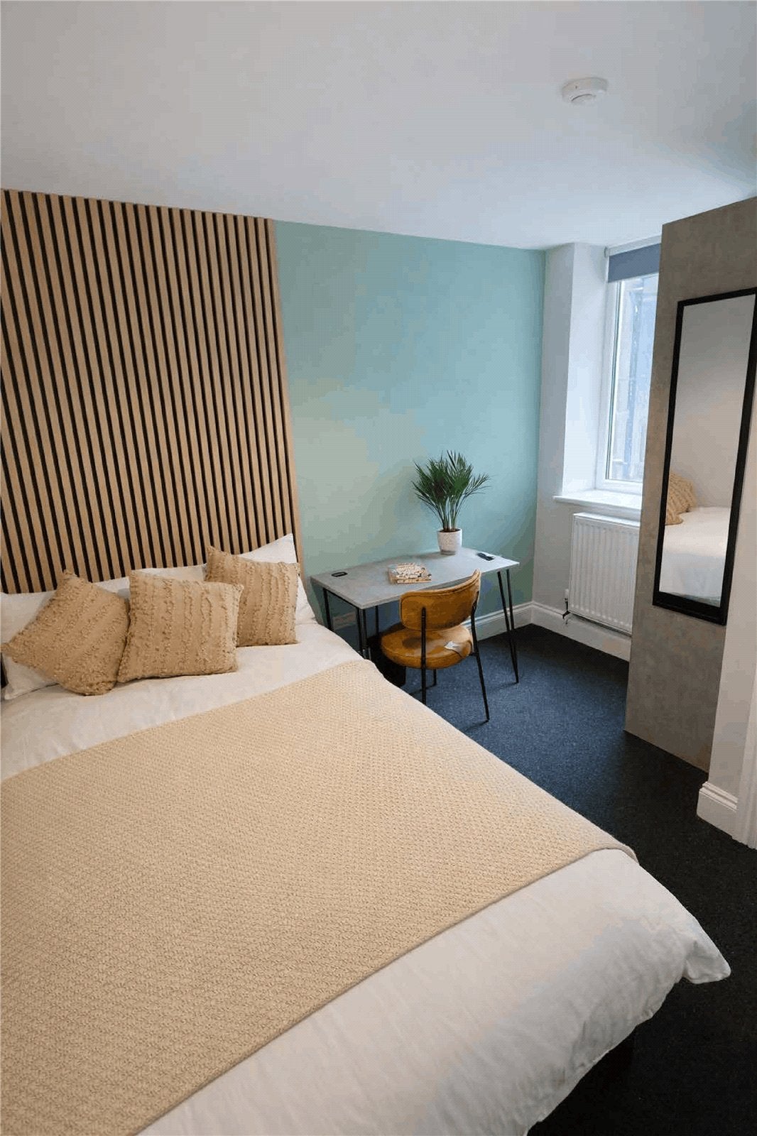 Flat Hotwell Road in Bristol