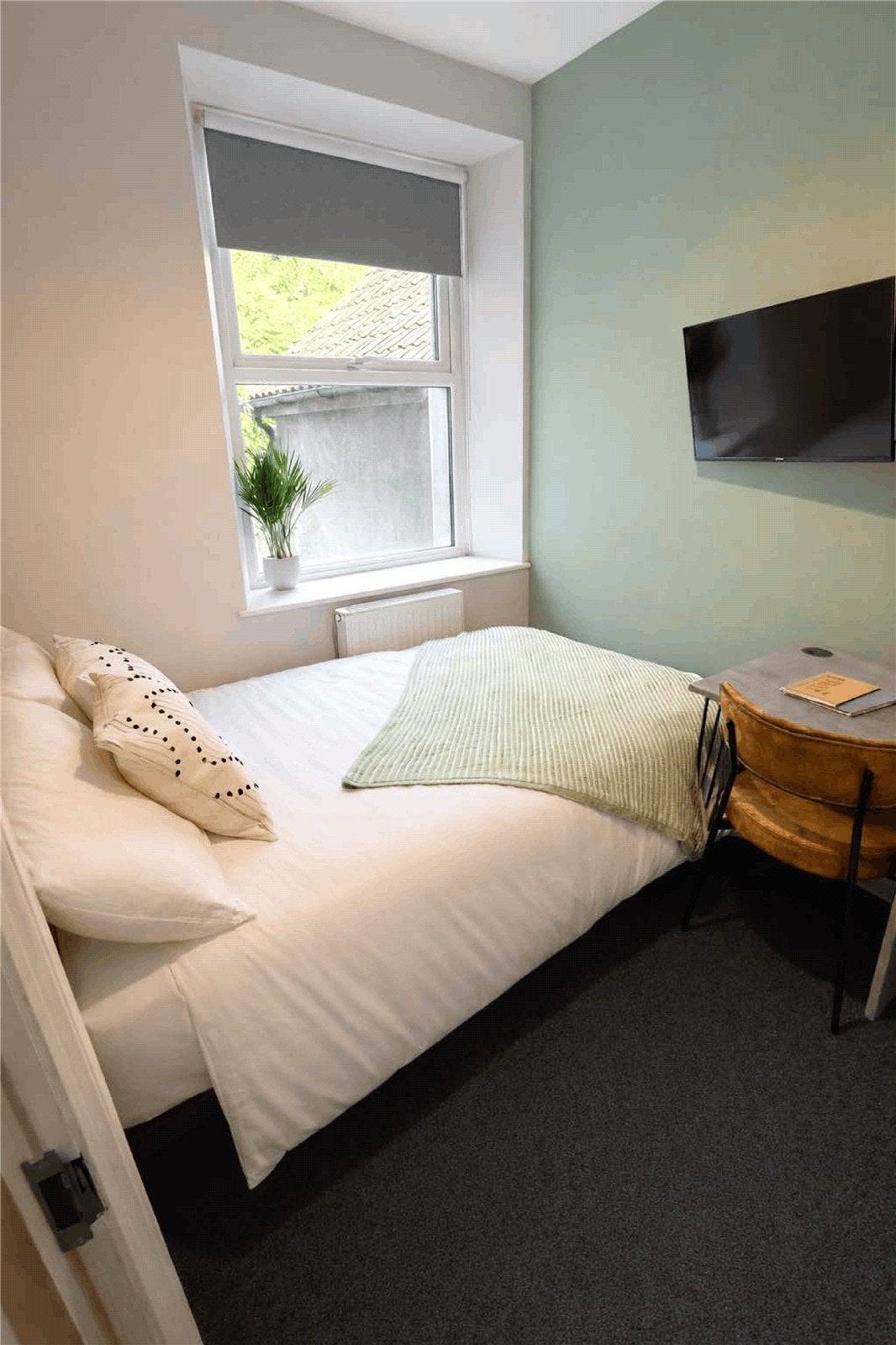 Flat Hotwell Road in Bristol