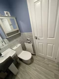 Room Wincham Avenue in Liverpool