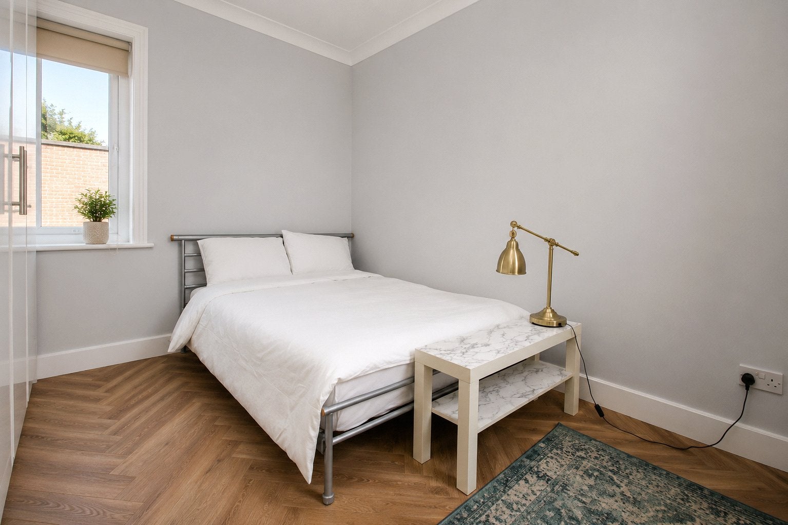 Flat Cotford Road in Greater London