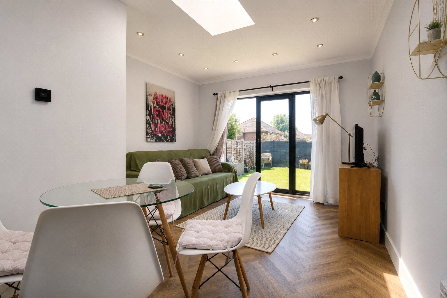 Flat Cotford Road in Greater London
