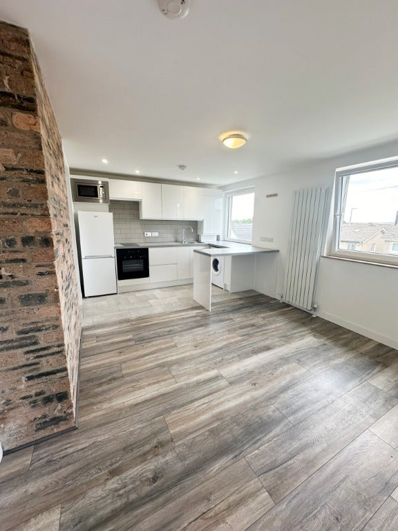 Flat Bothwell Street in Hamilton