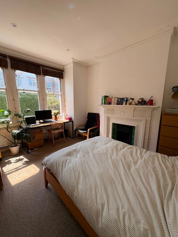 Room Mantilla Road in Greater London