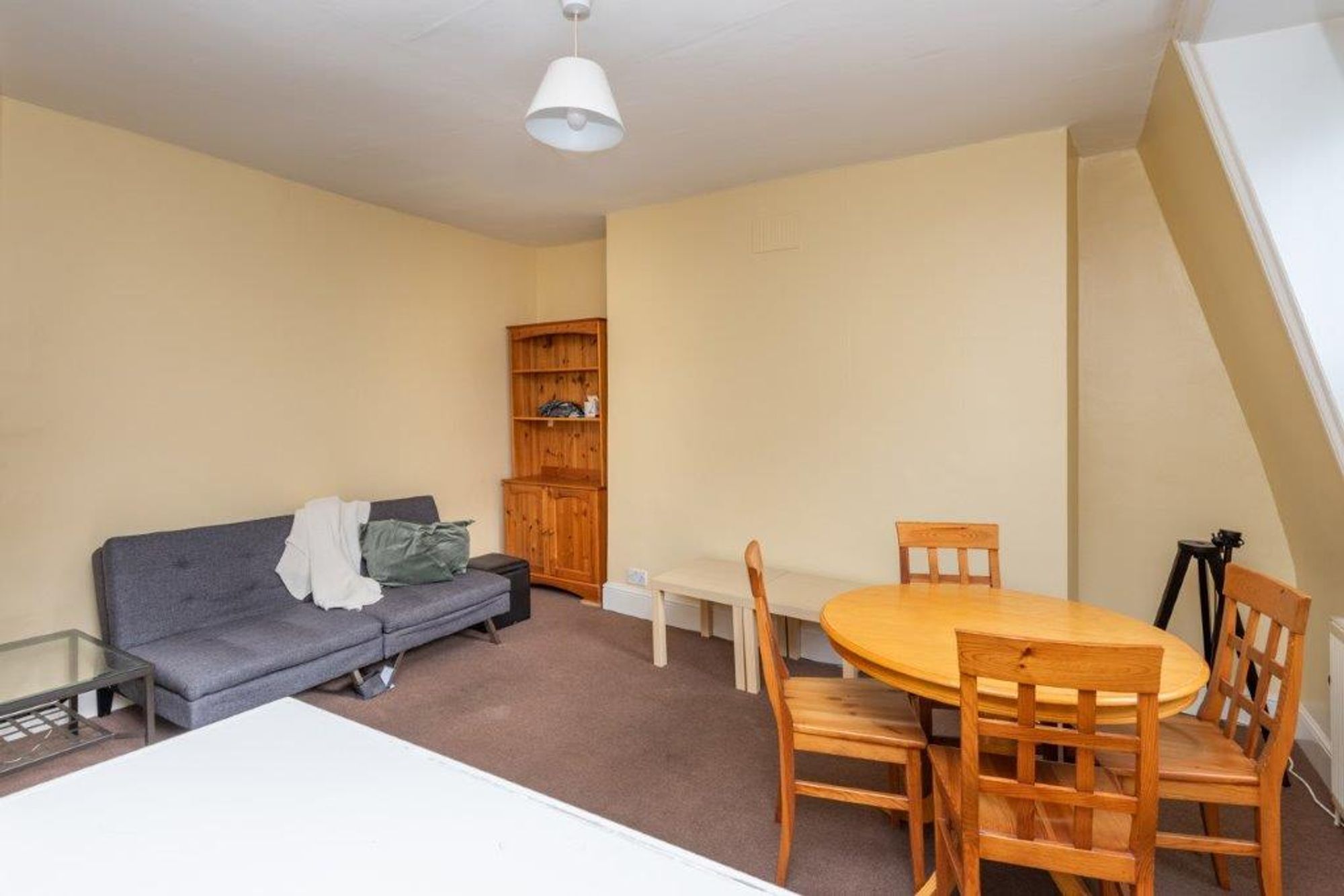 Flat Fellows Road in Greater London