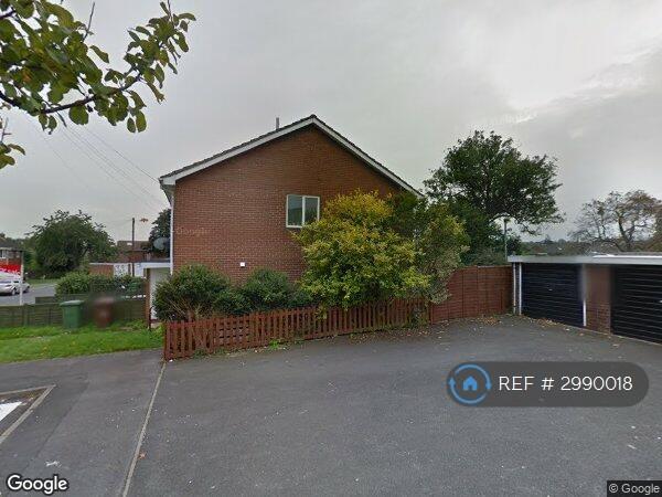 House Maybush Road in Wakefield