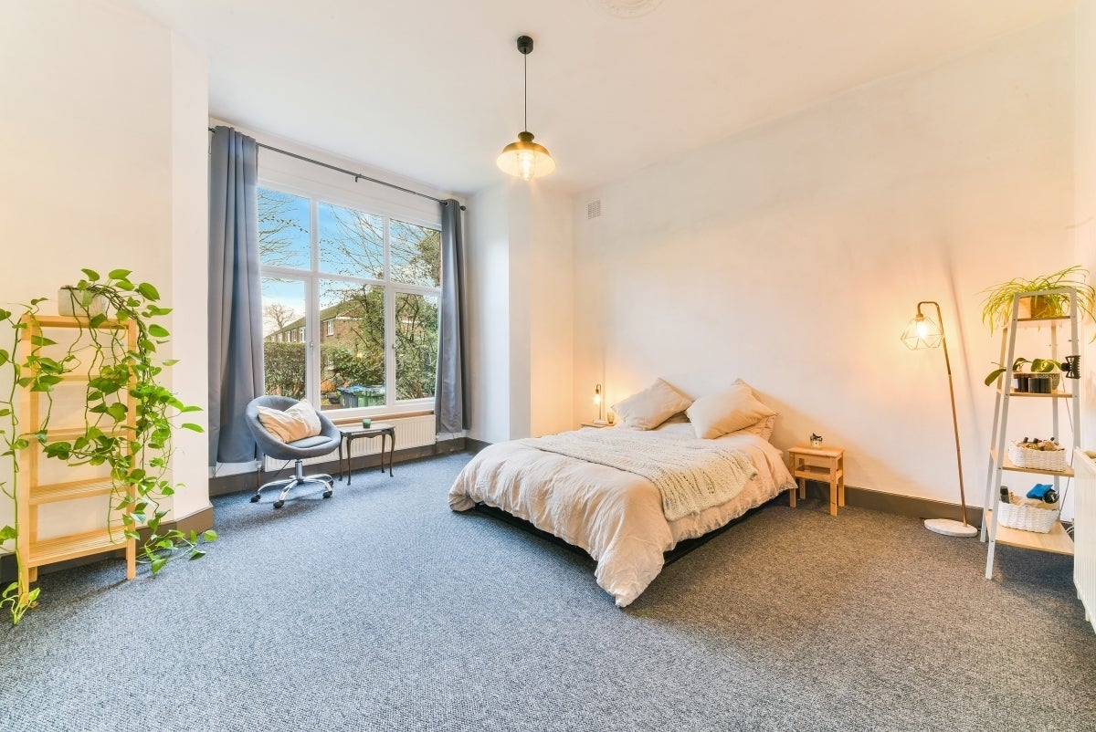 Flat Mowbray Road in Greater London