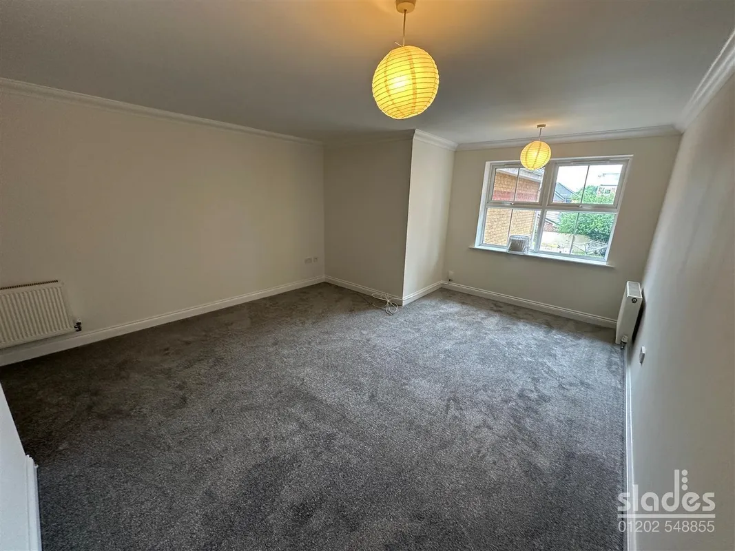 Flat Wycliffe Road in Bournemouth