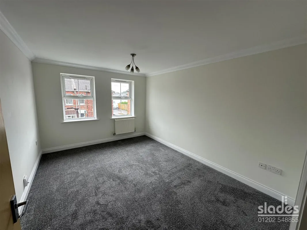 Flat Wycliffe Road in Bournemouth