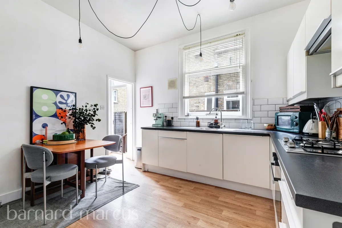 Flat Littlebury Road in Greater London